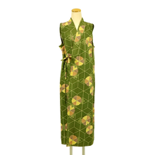 画像をギャラリービューアに読み込む, \赤札商品/《一点もの》 花模様 菱と華 ワンピース ジレ ベスト スリーブレス 着物 正絹製