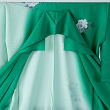 Load image into Gallery viewer, Houmongi Green Gold-leaf Gradation Yuzen Formal Ceremonies Party Made-to-order
