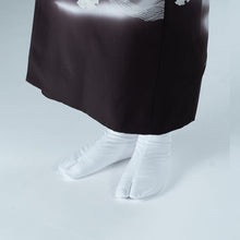 Load image into Gallery viewer, TETRON White Tabi 4 fasteners Unisex Kimono Furisode

