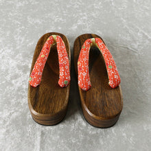 Load image into Gallery viewer, Women’s Geta Small size Paulownia wood Rubber sole Outlet item
